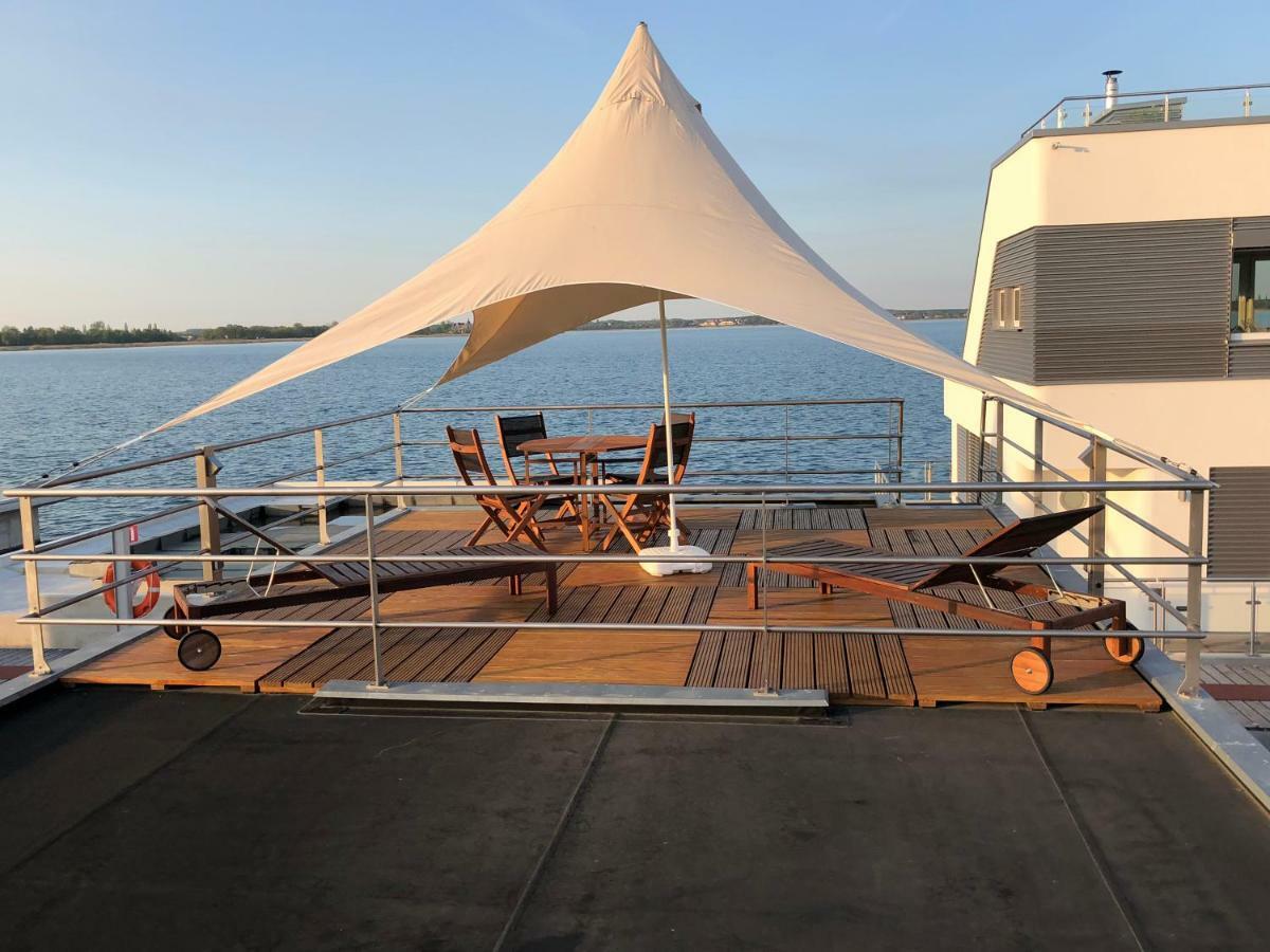 Отель Hausboot Harmonie Bitterfeld-Wolfen Экстерьер фото